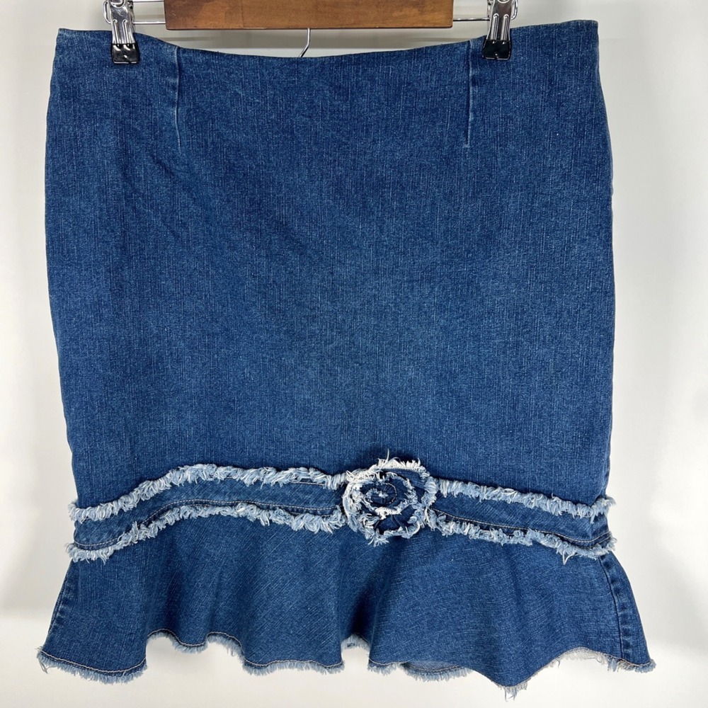 Quizz New York Y2K Denim Mermaid Midi Skirt Blue Frayed Rosette Size 16 Retro - Picture 3 of 7